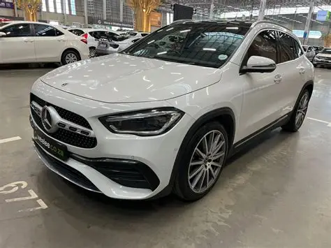 Mercedes GLA 200 Progressive Line